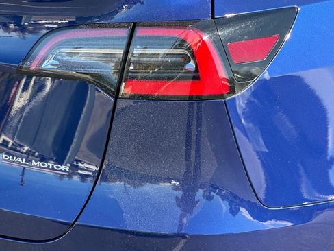 Used 2021 Tesla Model Y Performance image 11