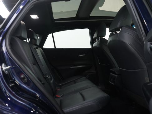 Used 2021 Toyota Venza Limited image 12