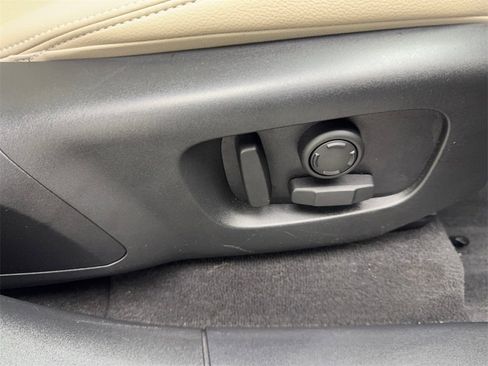 Used 2022 Land Rover Range Rover Velar R-Dynamic S image 48