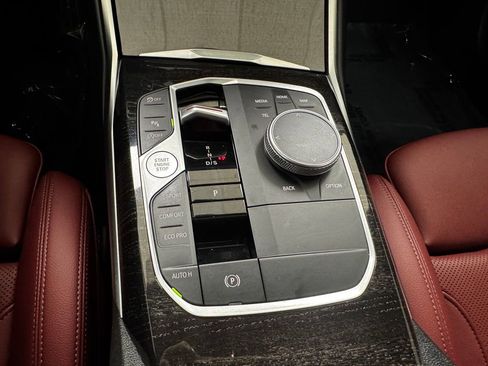 Used 2023 BMW 330i xDrive Sedan w/ M Sport Package image 33