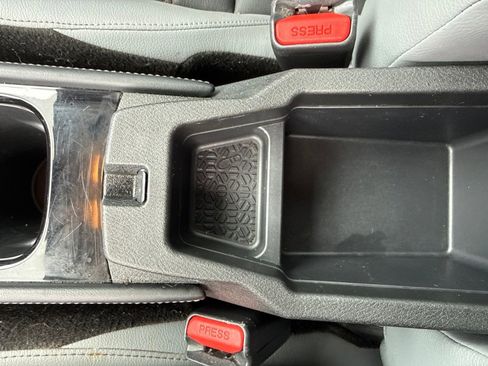 Used 2022 Nissan Kicks SR w/ Premium Package FWD image 24