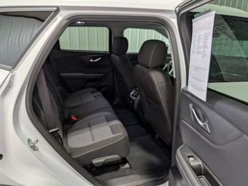 Used 2025 Chevrolet Blazer LT FWD image 25
