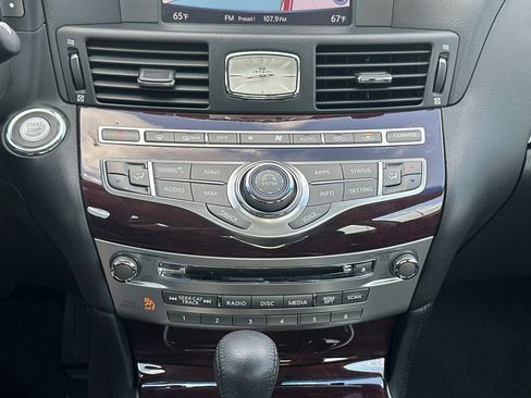 Used 2018 INFINITI Q70 Luxe image 30