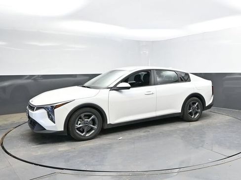 Used 2025 Kia K4 FWD image 7