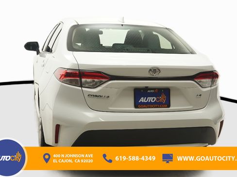 Used 2022 Toyota Corolla LE image 15