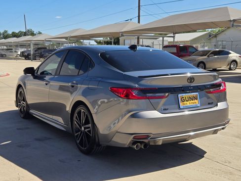 Used 2025 Toyota Camry XSE FWD image 5