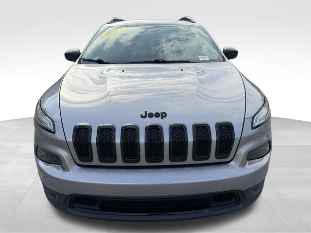 Used 2017 Jeep Cherokee Sport FWD image 2