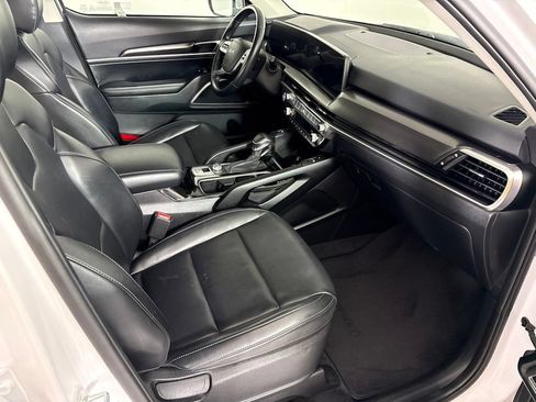 Used 2025 Kia Telluride S FWD image 17