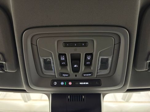 Used 2023 Chevrolet Silverado 1500 LTZ AWD/4WD image 19