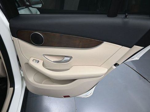 Used 2019 Mercedes-Benz GLC 300 4MATIC image 35