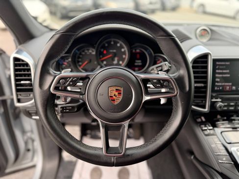 Used 2018 Porsche Cayenne AWD/4WD image 18