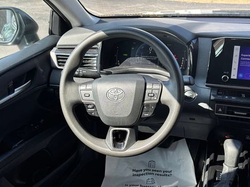 Used 2025 Toyota Camry LE FWD image 19