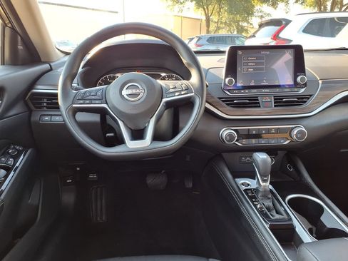 Used 2023 Nissan Altima 2.5 SV FWD image 17