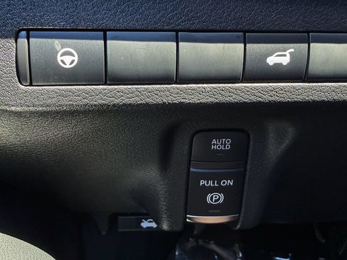 Certified 2025 Nissan Murano SV FWD image 28