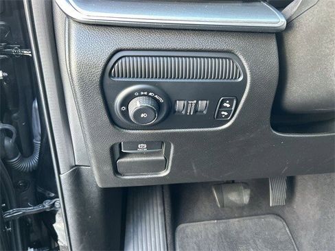 Used 2023 Jeep Wagoneer 4WD image 17