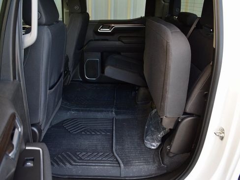 Used 2025 Chevrolet Silverado 1500 LT image 24