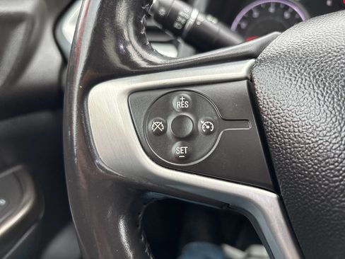 Used 2019 GMC Acadia SLT image 16