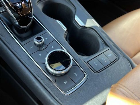 Certified 2022 Cadillac XT4 Premium Luxury w/ Enhanced Visibility Package image 23