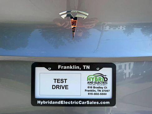 Used 2024 Tesla Model Y Long Range AWD/4WD image 3