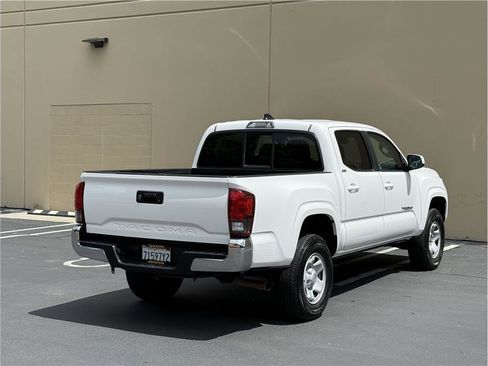 Used 2020 Toyota Tacoma SR5 image 4
