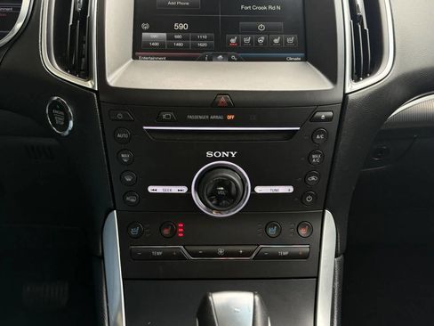 Used 2015 Ford Edge Titanium w/ Equipment Group 302A AWD/4WD image 13