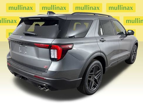 New 2026 Ford Explorer ST RWD image 4