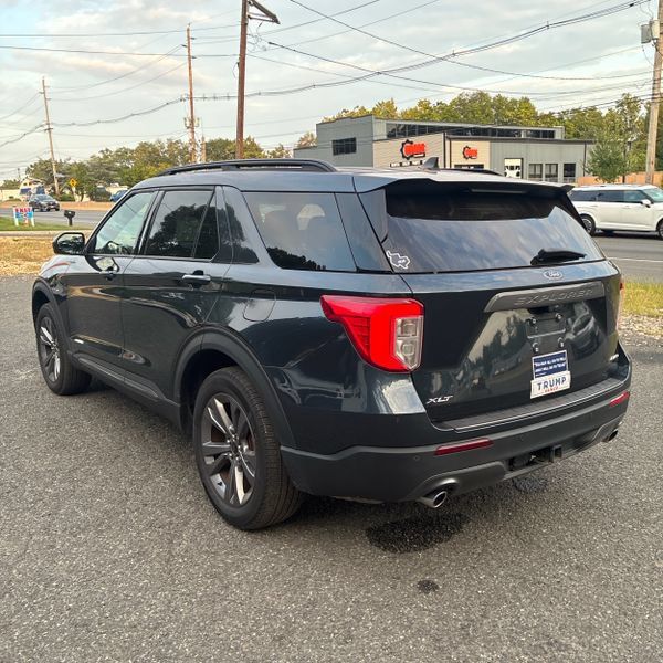 Used 2023 Ford Explorer XLT w/ Equipment Group 202A AWD/4WD image 2