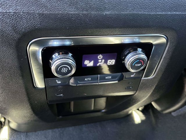 Certified 2025 GMC Yukon XL Denali AWD/4WD image 14
