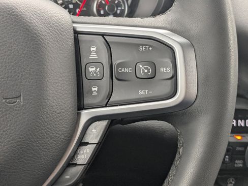 Used 2025 RAM 1500 Big Horn AWD/4WD image 24