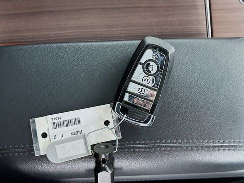 Used 2023 Lincoln Navigator Reserve AWD/4WD image 35