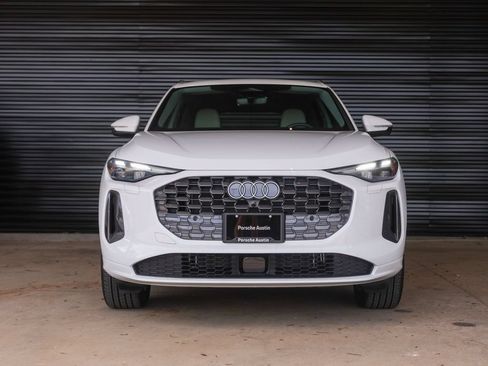 Used 2025 Audi Q5 Premium AWD/4WD image 10