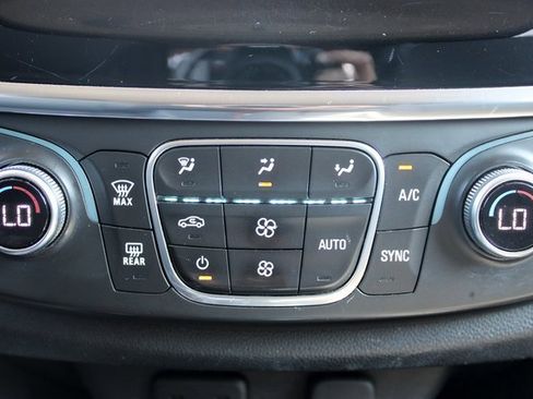 Used 2020 Chevrolet Traverse LS image 20