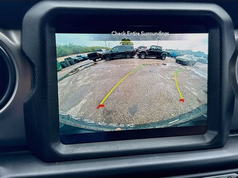 Used 2023 Jeep Wrangler Unlimited w/ Sun & Screen Package AWD/4WD image 15