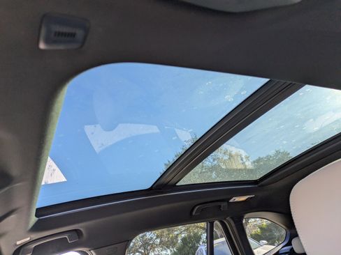 Used 2022 BMW X1 sDrive28i w/ Premium Package image 19