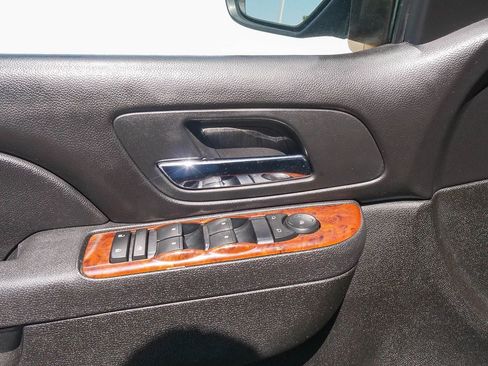 Used 2013 Chevrolet Tahoe LS w/ Convenience Package RWD image 19