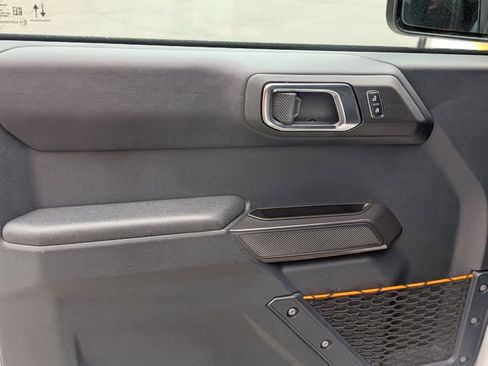 Used 2024 Ford Bronco Badlands image 12