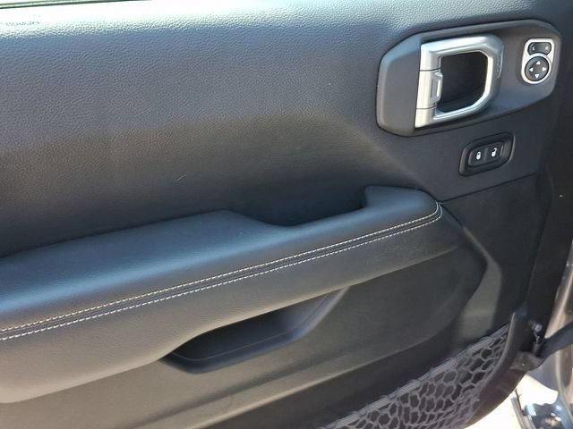 Used 2019 Jeep Wrangler Unlimited Sahara AWD/4WD image 12