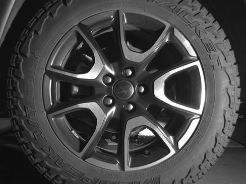 Used 2025 Jeep Compass Trailhawk image 14