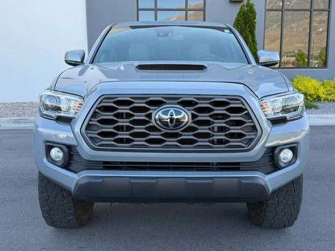 Used 2021 Toyota Tacoma TRD Sport AWD/4WD image 3