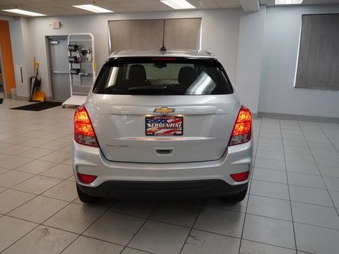 Used 2020 Chevrolet Trax LS AWD/4WD image 13