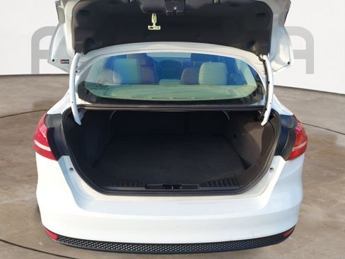 Used 2018 Ford Focus SE FWD image 14