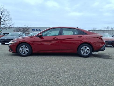 Used 2025 Hyundai Elantra SE image 6
