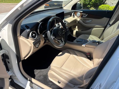 Used 2020 Mercedes-Benz GLC 300 4MATIC image 24