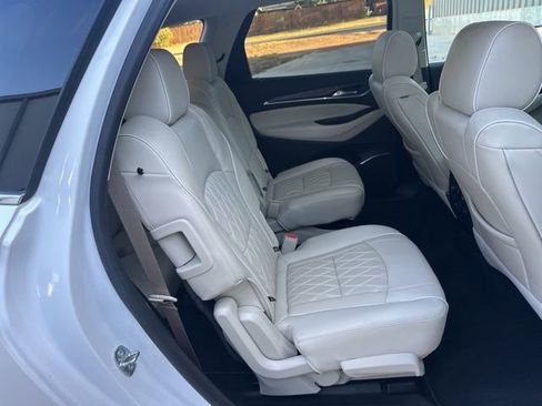 Used 2022 Buick Enclave Avenir w/ Avenir Technology Package image 10