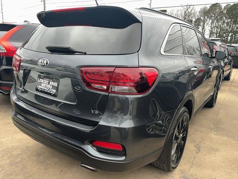 Used 2020 Kia Sorento S image 4
