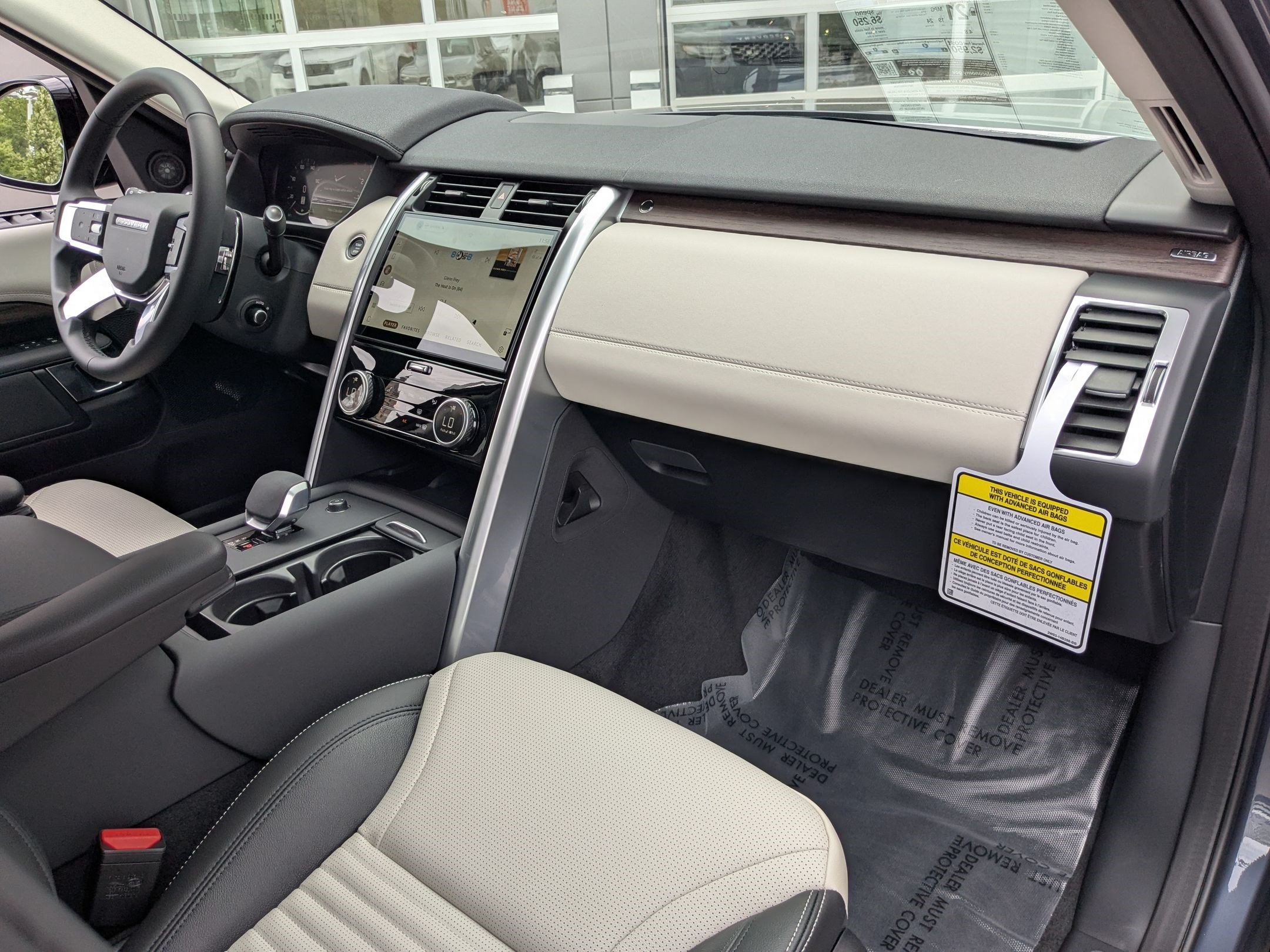 New 2026 Land Rover Discovery S AWD/4WD image 34