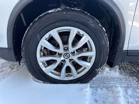 Used 2018 Nissan Rogue SV image 12