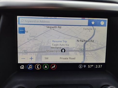 Used 2023 GMC Acadia SLT w/ Technology Package image 17