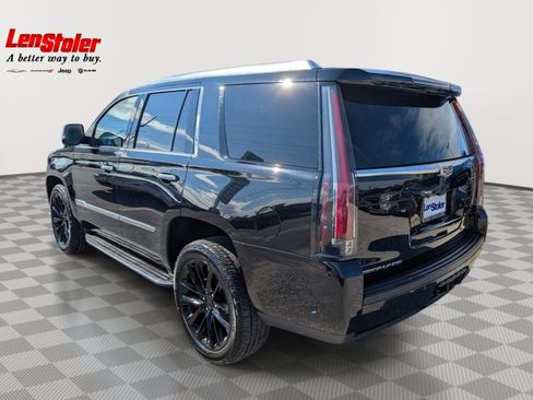 Used 2020 Cadillac Escalade Premium Luxury AWD/4WD image 3