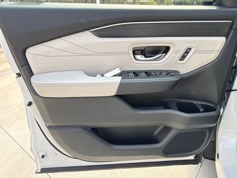 New 2026 Honda Pilot Touring image 12